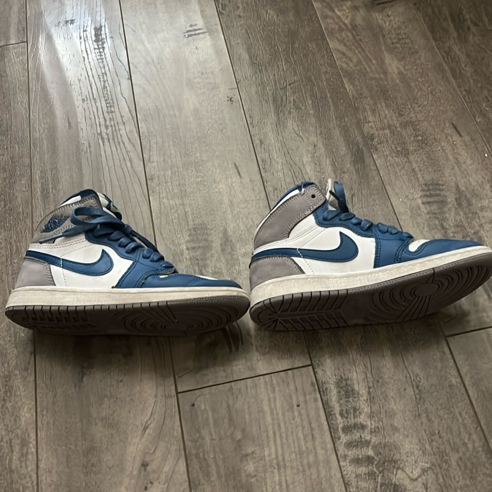 Nike high tops  good condition!! Air Jordan